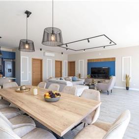 Luxury 4 Bedroom Villa with Infinity Pool, Sauna, Gym, Jacuzzi and Sea Views in Orašac, near Dubrovnik, Sleeps 8